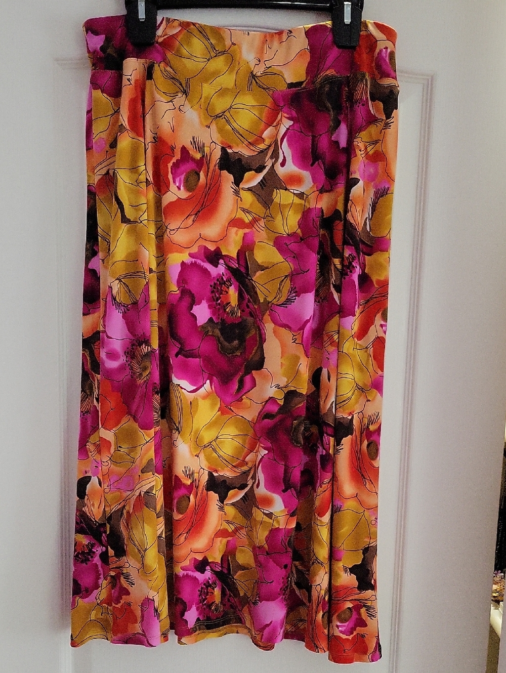 Bold Floral Knit Skirt